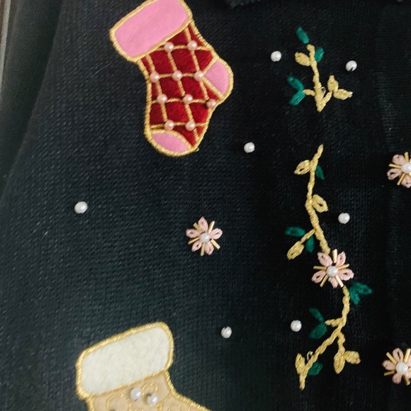 Christmas Sweater - Picture 4 of 8